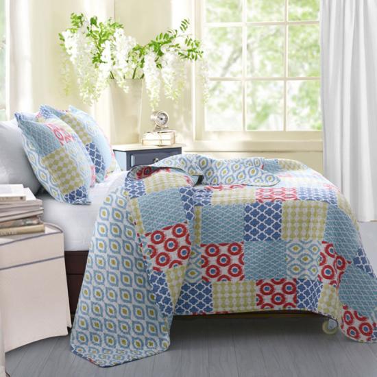 Cuvertura de pat matlasata cu imprimeu floral cxmicrotex