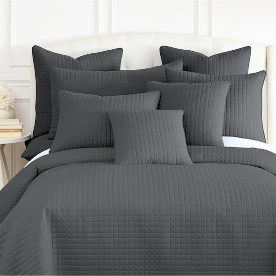 Pereche de perne decorative matlasate gri
